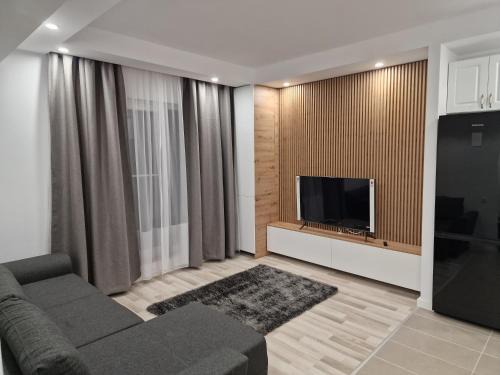 Stefanestii de Jos Apartment | Golden Cosmopolis