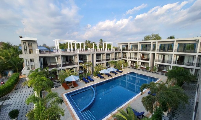 Kampot Hotel | Golden Crab Boutique
