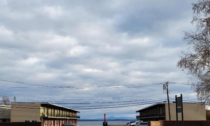 Plattsburgh Hotel | Golden Gate Lodging