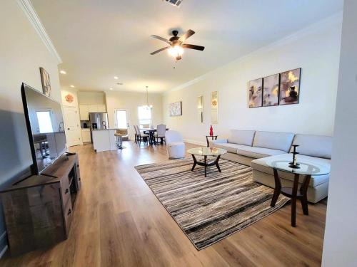 Lake Charles House | Golden Horizon Escape