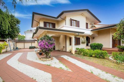 Lido di Camaiore Villa | GOLDEN LUXE - Grand Villa with Exlusive Garden