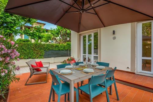 Lido di Camaiore Apartment | GOLDEN LUXE - Sunset by the Sea