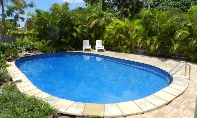 Svensson Heights Hotel | Golden Palms Motor Inn