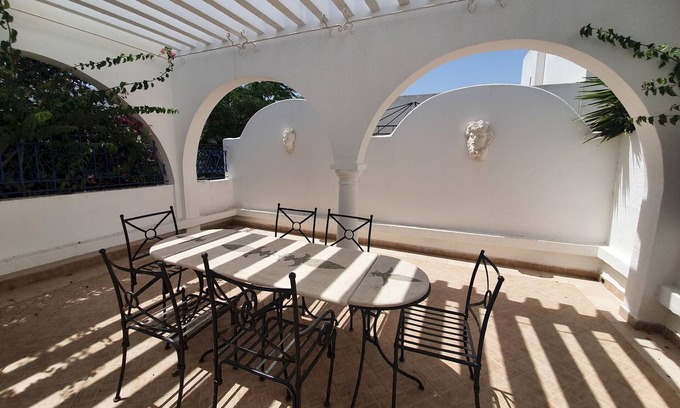 La Marsa Apartment | GOLDEN TULIP APT SPACIEUX AVEC DEUX TERRASSES