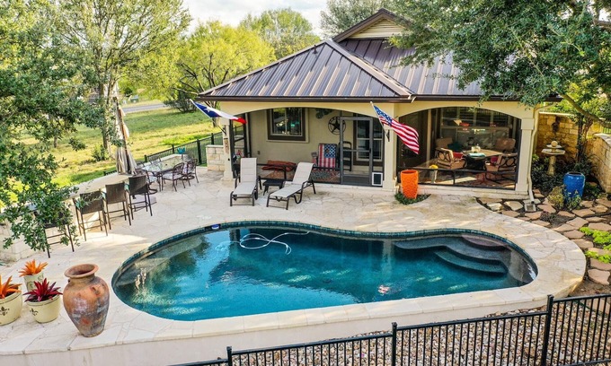 Horseshoe Bay West House | Golf Course House and Concierge Services