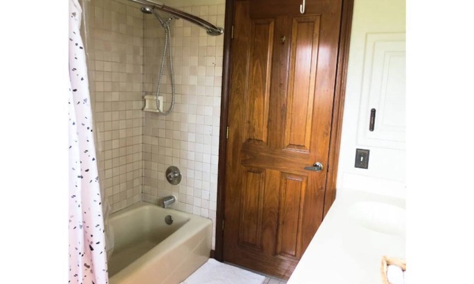 Columbus House | Golf Course Retreat--HUGE house--Quiet & Cozy