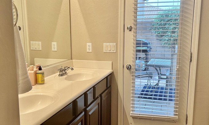 Gilbert House | Golfers Dream Home - 20 minute drive to 15 different golf courses