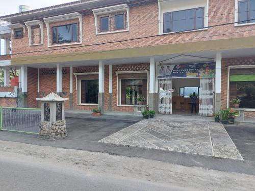 Simanindo Hotel | Gondang Sivali Hotel