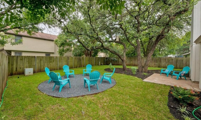 Milwood House | 'Good Vibes Roll' Pet-friendly! Near Domain!