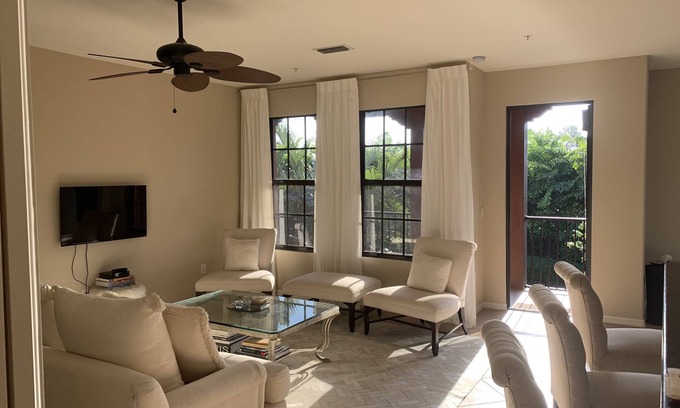 Ole Resort | GORGEOUS 2/2 Condo Southwest Naples FL