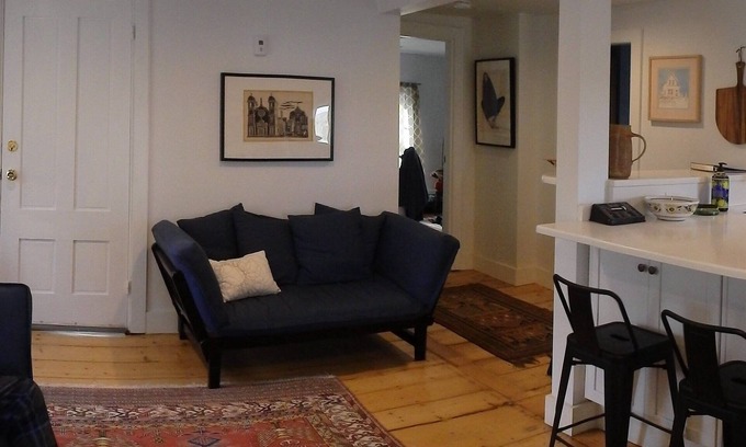 Wellfleet Apartment | Gorgeous 2nd floor flat, steps from restaurants, town pier & Mayo Beach