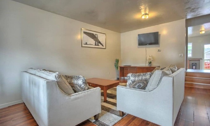 Progress House | "Gorgeous 3 bedroom House Close to Hershey Park"
