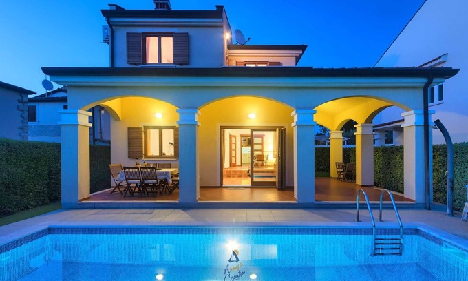 Zbandaj Villa | Gorgeous 3-Bedroom Villa Rosa with Private Pool