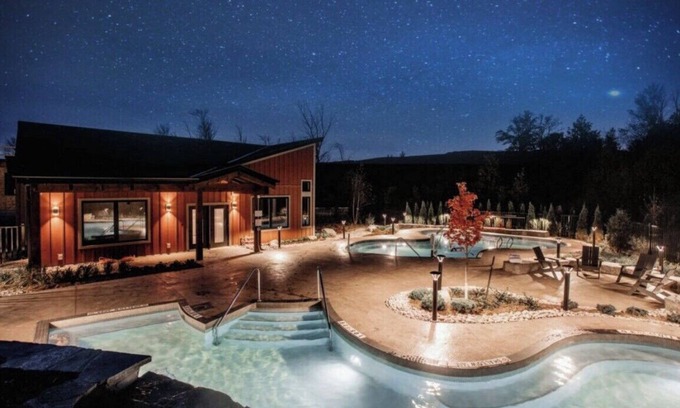 Collingwood Condo | Gorgeous 3br Loft in Blue Mountain - beside the Scandinavian Spa!