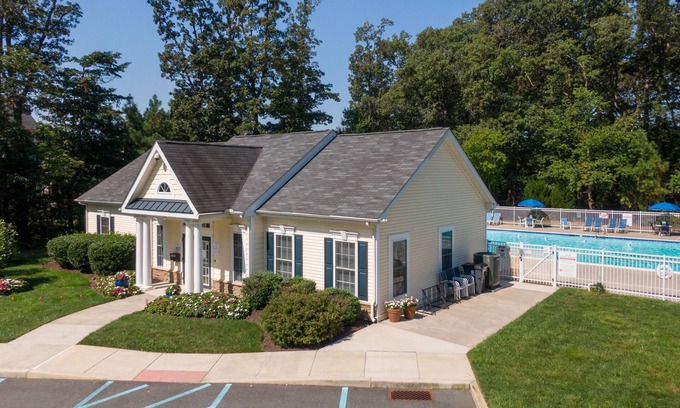 The Glade House | GORGEOUS 4 BR in GRANDE at CANAL POINTE - 19509 Manchester, Rehoboth