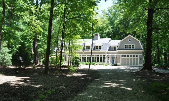 Harbert House | Gorgeous 5 bedroom 4.5 bath home with all amenities. Sleeps 16 comfortably!