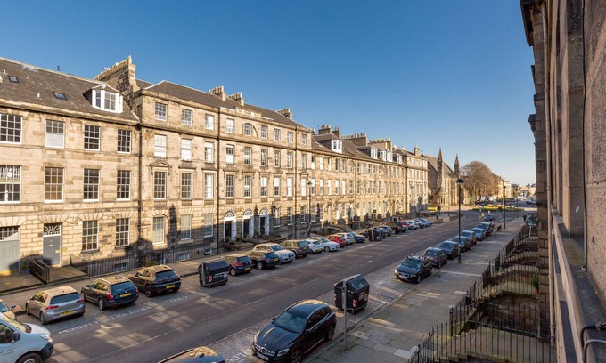 New Town Apartment | Gorgeous, 5 star-rated Georgian Home in the Heart of Edinburgh