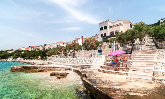 Okrug Donji Apartment | Gorgeous apartment in Okrug Donji