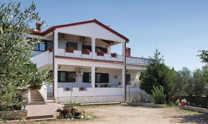 Peruski Apartment | Gorgeous apartment in Peruski with WiFi