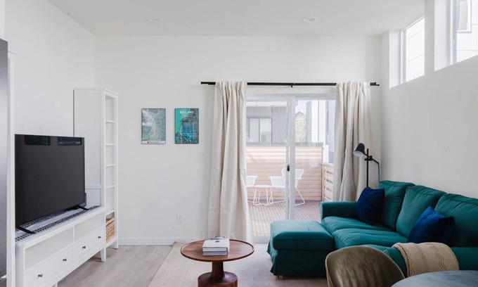 West Woodland House | Gorgeous Ballard 2BR w/Rooftop Patio, near Shops & Food, by Blueground