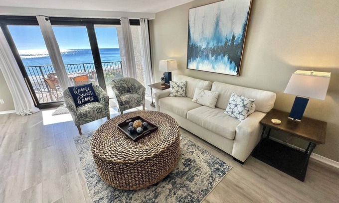 Sandestin Condo | Gorgeous beach views! With Golf Cart 4071 BS1