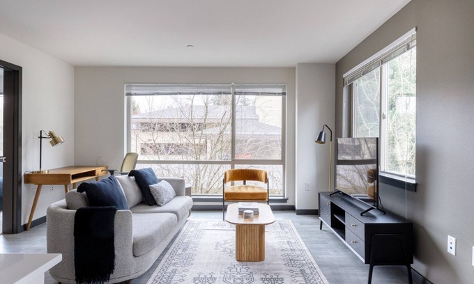 Northeast Bellevue Apartment | Gorgeous Bellevue 2BR w/W/D, Gym & Roof in walkable area, by Blueground
