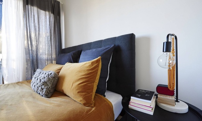 Preston Apartment | Gorgeous, cosy brand new apartment-Wifi, Portacot.