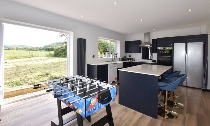 Little Washbourne Cottage | Gorgeous Cotswold Cottage