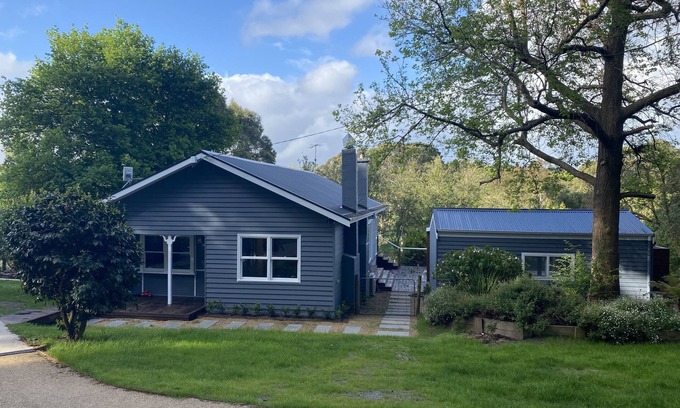 Main Ridge House | Gorgeous country cottage at Main Ridge, near Red Hill