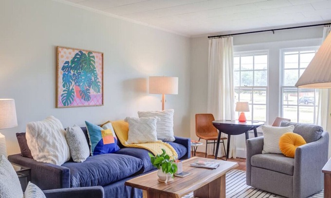 Graham House | Gorgeous duplex home near charming park