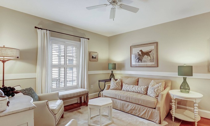 Historic District - North Apartment | Gorgeous Executive Rental in Historic District