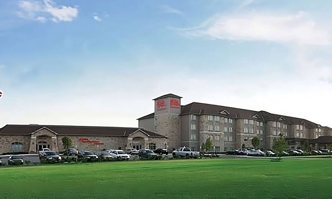 Killeen Hotel | Gorgeous Family Getaway! 2 Lovely Units and Pool.