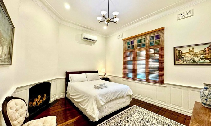 West Perth House | Gorgeous Federation style home in West Perth house with wifi & free parking