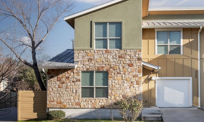 Austin House | Gorgeous Gem 3Bed/3Bath 7min to DT - Walk to Radio