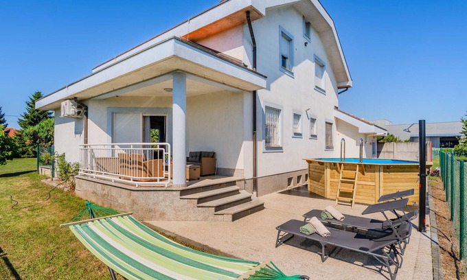 Novi Zagreb House | Gorgeous home in Hrvatski Leskovac