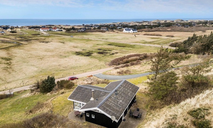 Blokhus House | Gorgeous home in Blokhus with WiFi