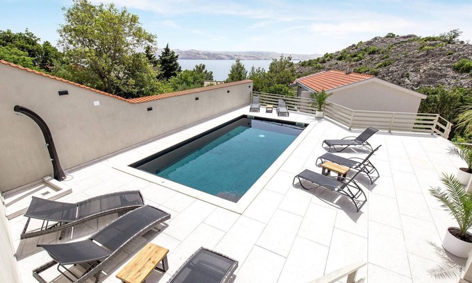 Ribarica House | Gorgeous home in Cesarica