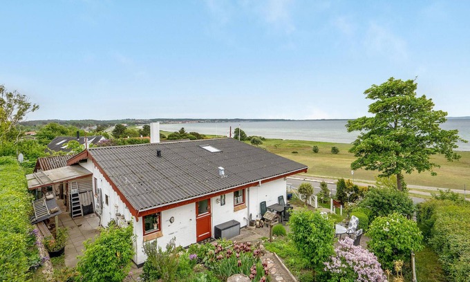 Egsmark Strand House | Gorgeous home in Ebeltoft with WiFi