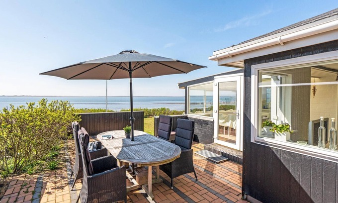 Sjaelborg House | Gorgeous home in Esbjerg V with WiFi