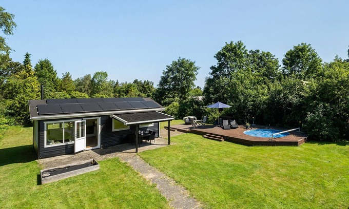 Kaldred House | Gorgeous home in Eskebjerg with private swimming pool, can be inside or outside