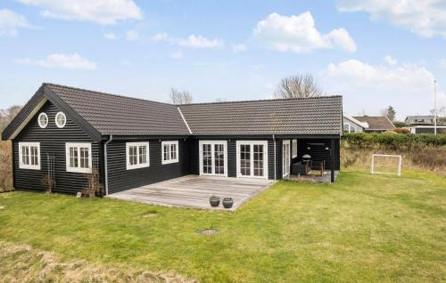 Ordrup House | Gorgeous Home In Fårevejle With Kitchen