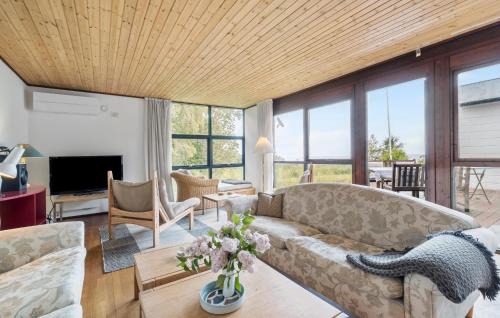 Faarevejle House | Gorgeous Home In Fårevejle With Wifi