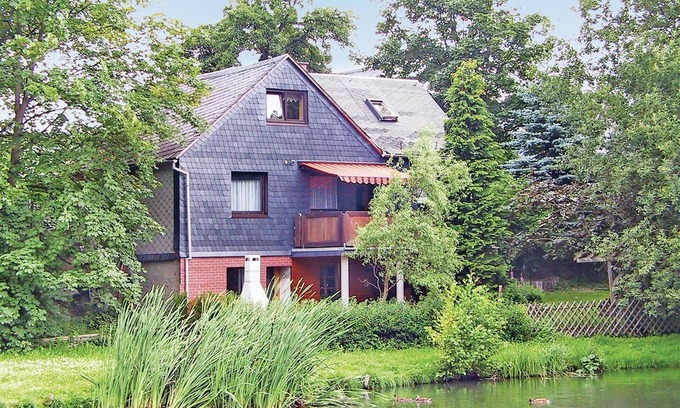 Gleima House | Gorgeous home in Gleima with kitchen