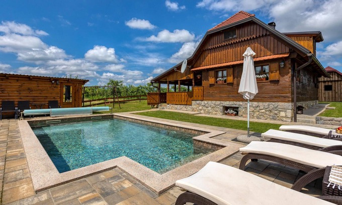 Gospic House | Gorgeous home in Gospic with sauna