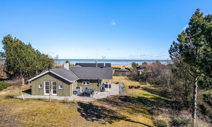 Helberskov Strand House | Gorgeous home in Hadsund with sauna