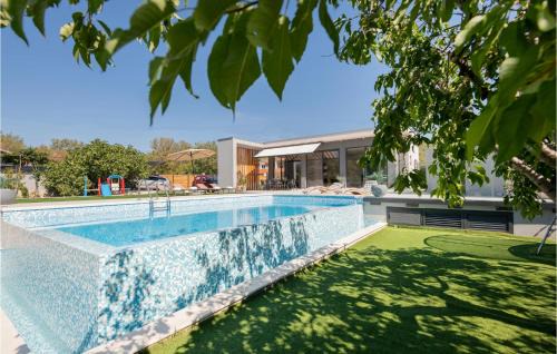 Sestanovac House | Gorgeous Home In Katuni With Wifi