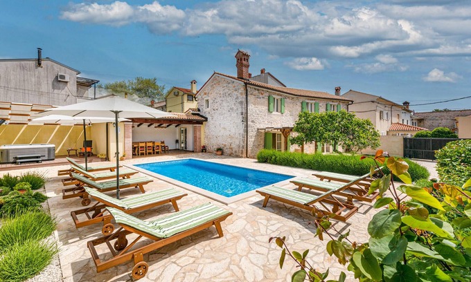 Mali Vareski House | Gorgeous home in Krnica
