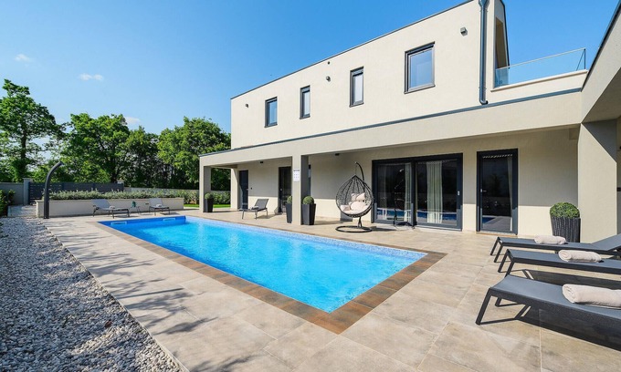 Mali Vareski House | Gorgeous home in Krnica
