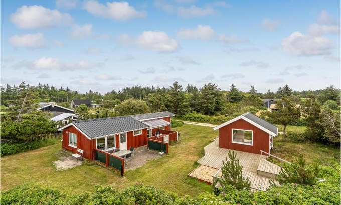 Trend House | Gorgeous Home In Løgstør With Kitchen