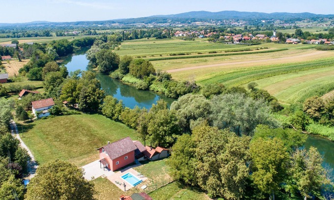 Krasic House | Gorgeous home in Mirkopolje with WiFi
